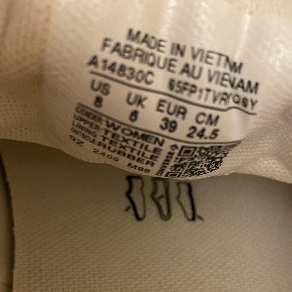 Converse Women's White and Pink Lace Sneakers - Picture 2 of 7